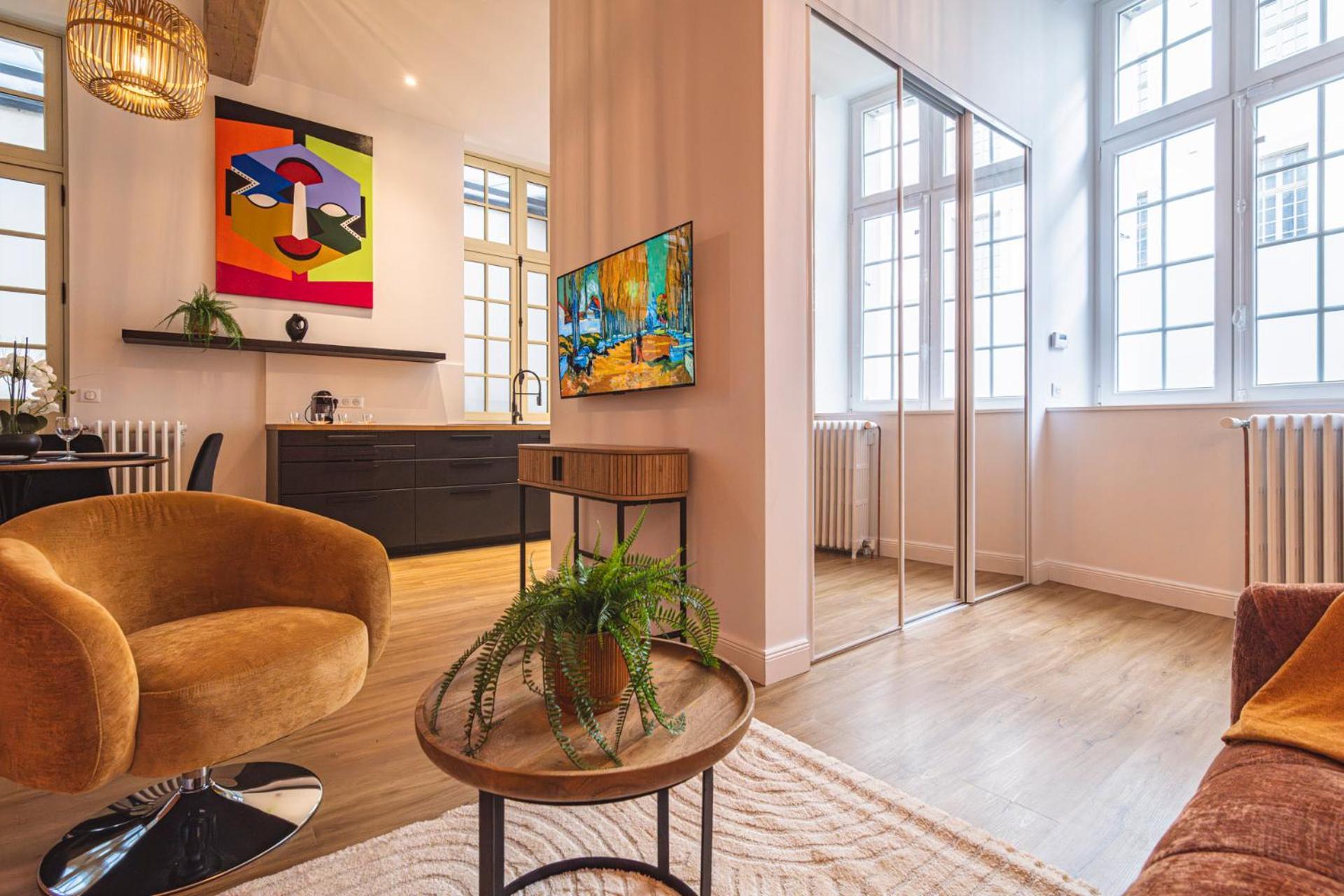 Mm Suites Loft Cathedrale Reims Exterior photo